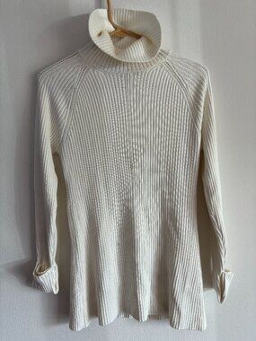 White House Black Market Ribbed Turtleneck Sweater Medium Cream Fitted Knit